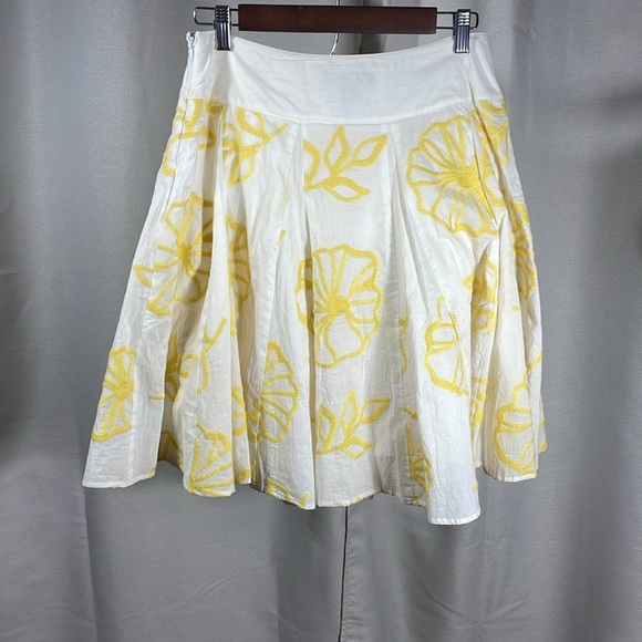 INC  Light cotton skirt  with embroidered Flowers - Picture 2 of 5